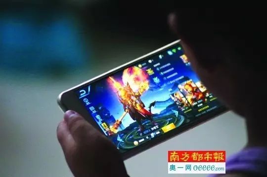 当心！玩王者荣耀的女生被骗了！这款热门游戏的社交圈令人震惊